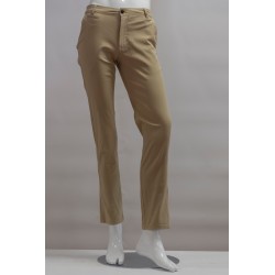 Pantaloni estivi colore beige